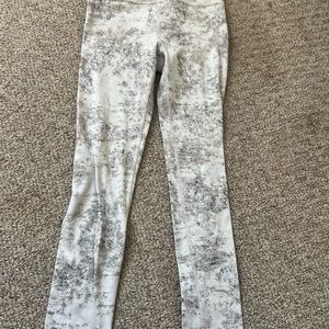 Athleta girl white and grey high rise textured chit chat tight